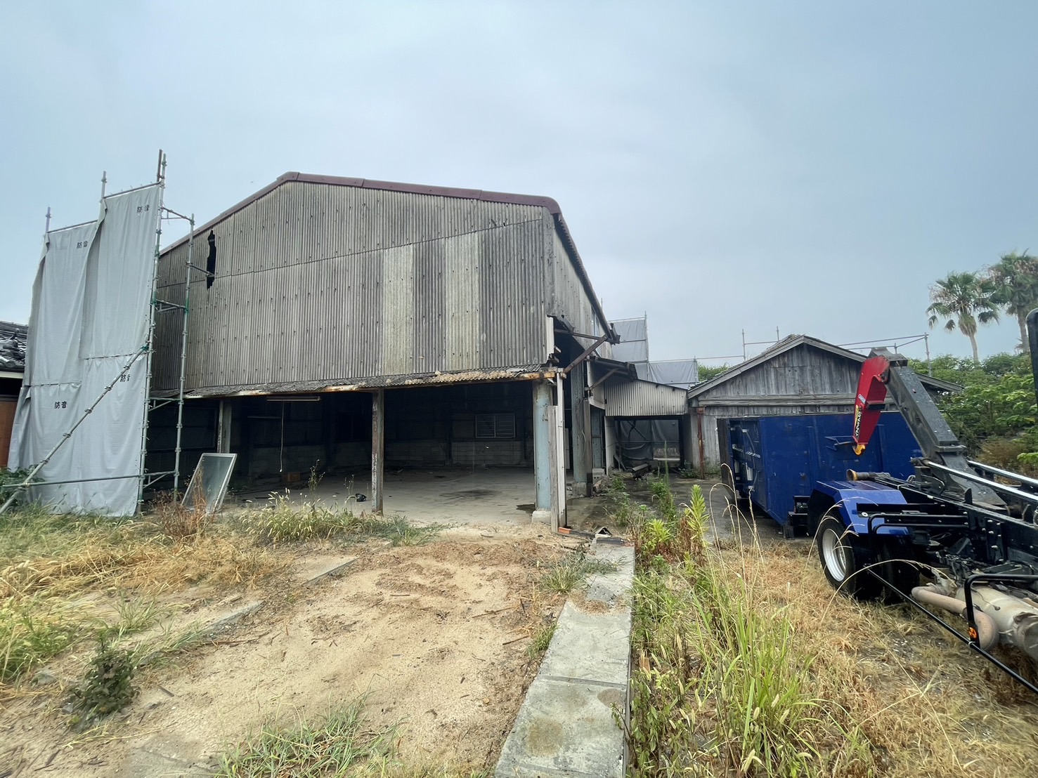 南あわじ市阿万：鉄骨造スレート葺倉庫付属コンクリートブロック造建屋解体工事